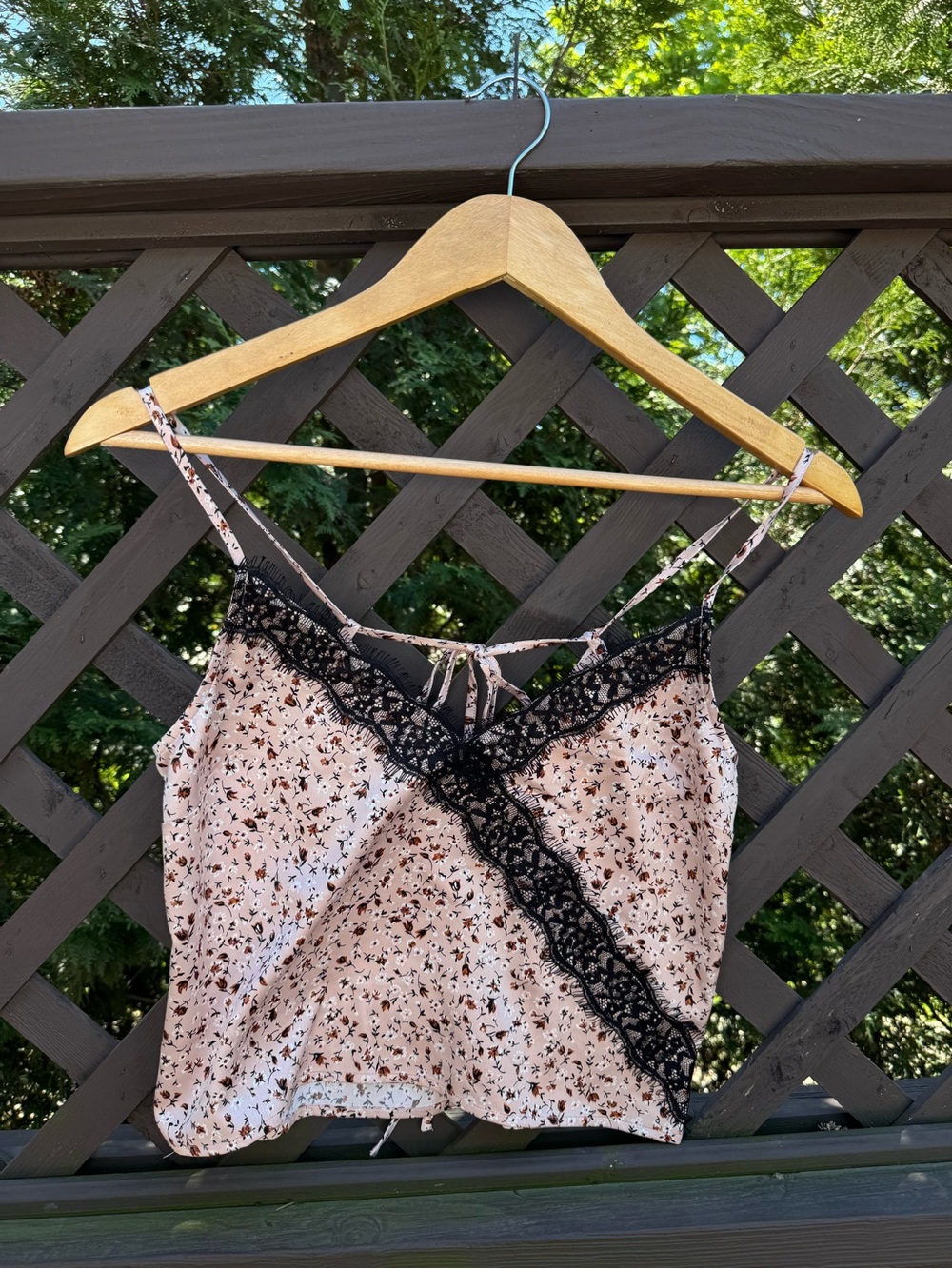 Leith Blush Floral Lace-Trim Cropped Cami Tank